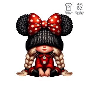 DTF-transfer med en flicka i röd kappa, svart stickad mössa med öron och en röd rosett – en ikonisk och lekfull design för unika textilier.